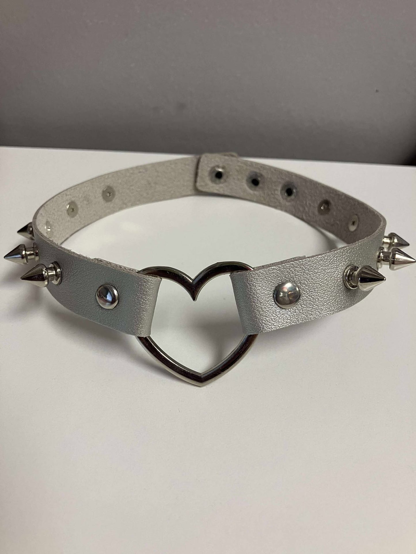 Harajuku Choker/Necklace Middle Heart with Small Spikes