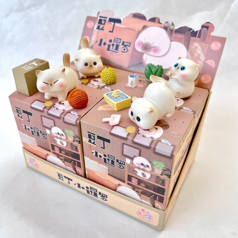 PLAYFUL CATS FIGURINE BLIND BOX