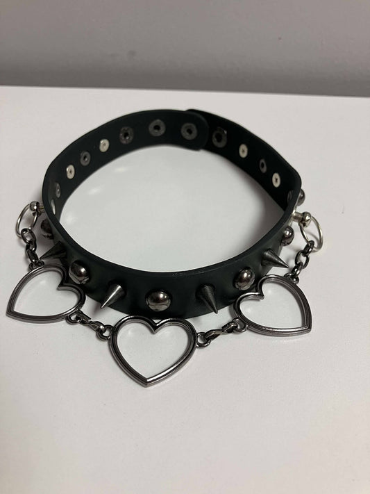 Harajuku Choker/Necklace Spikes with Heart Chain
