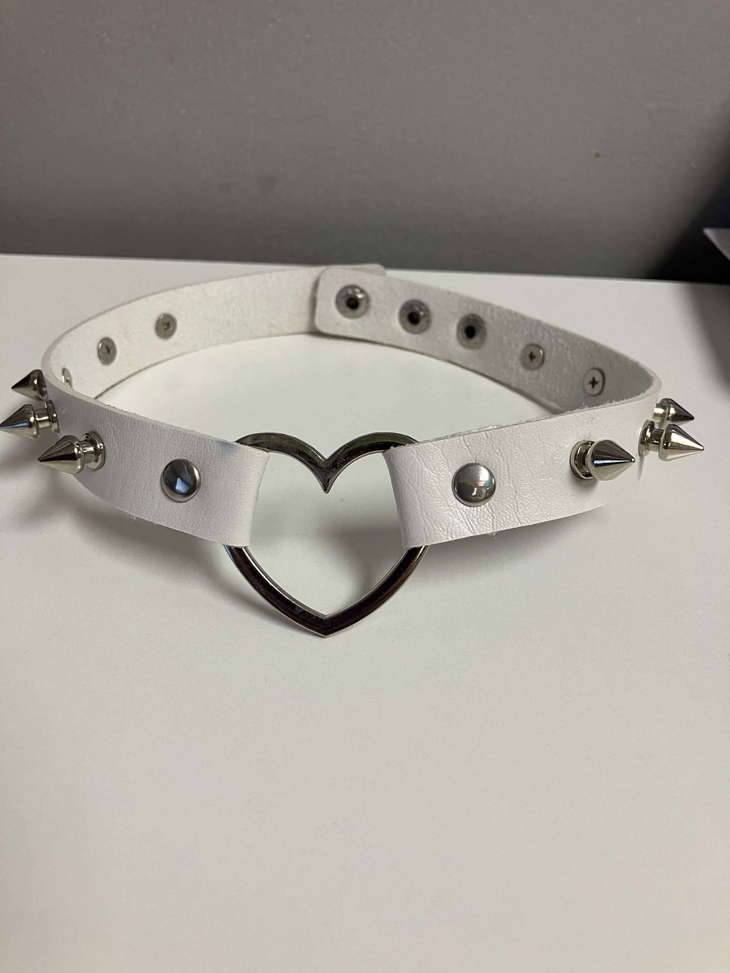 Harajuku Choker/Necklace Middle Heart with Small Spikes