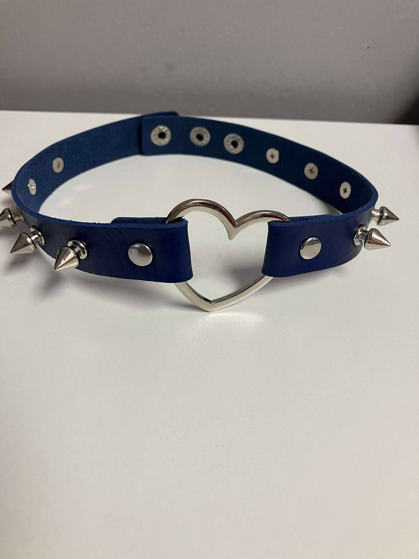 Harajuku Choker/Necklace Middle Heart with Small Spikes