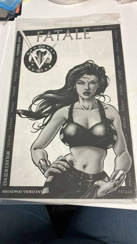 BROADWAY COMIC B&W PREVIEW COPIES SEALED FATALE POWERS THAT BE SHADOW STATE