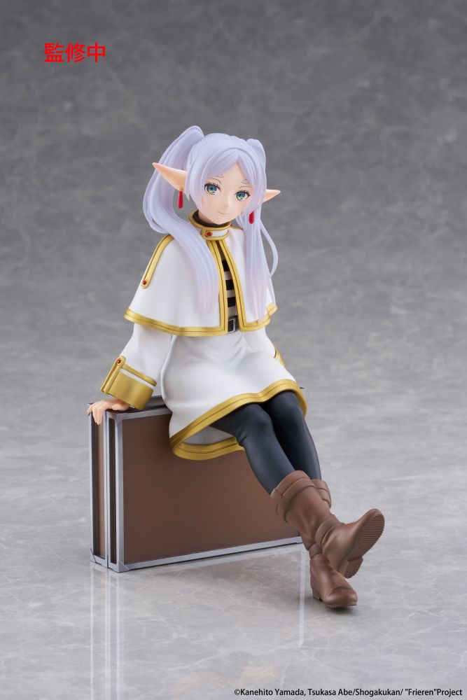 Frieren: Beyond Journey's End Desktop Cute Figure - Frieren (Trunk Case Ver.)